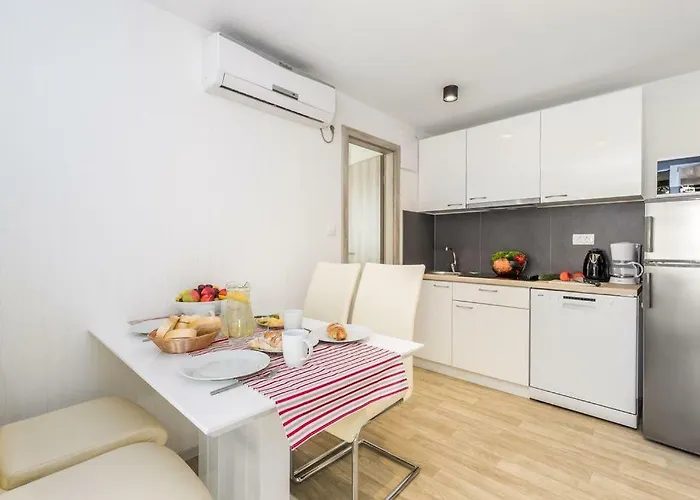 Mini Funtana Κάμπινγκ *